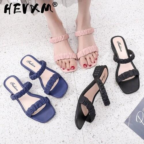 2021 Womens slippers for summer wear, soft bottom, low-heeled open-toe, one-word sandals and slippers