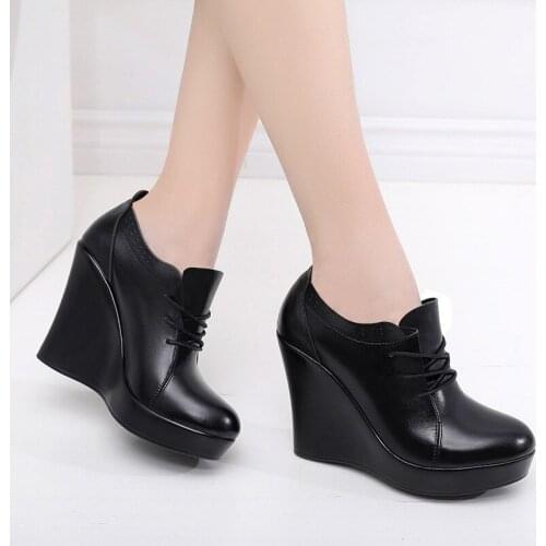 Super high slope with thick platform waterproof platform black deep mouth single shoes light catwalk T bench shoes with small