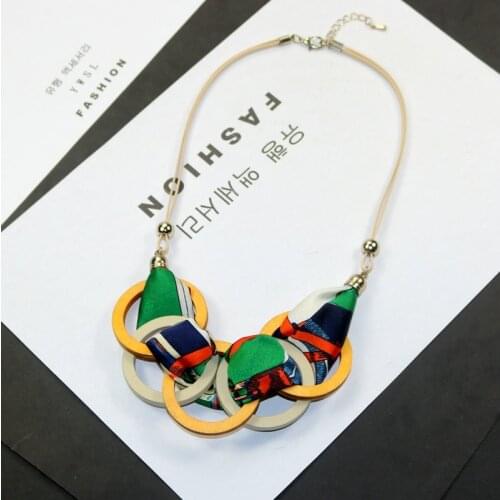 Personality New Woman Necklaces Geometric Wood Big Circle Fabric Pendant Short Sweater Rope Chain Necklace Fashion Accessories