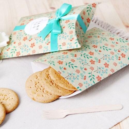 10pcs/lot Floral Print Wedding Candy Pillow Paper Box New Year Party Favors Gifts Packaging Box Christmas Cookies Present Box