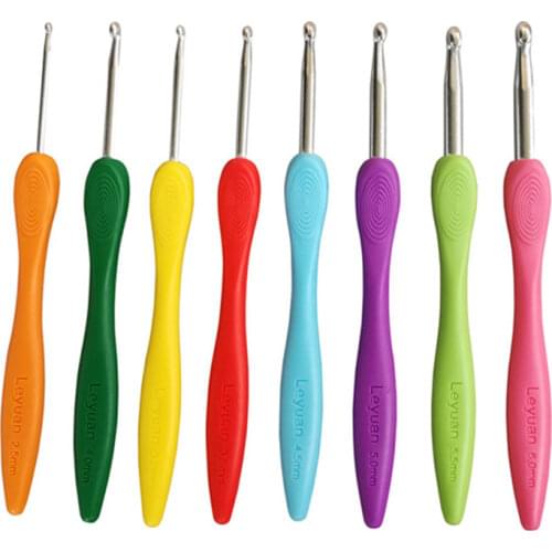 8pcs/set Crochet Hook Set 2.5-6.0mm Aluminum Crochet Needles with Colorful Soft Rubber Grip Cushioned Handles Knitting Needles