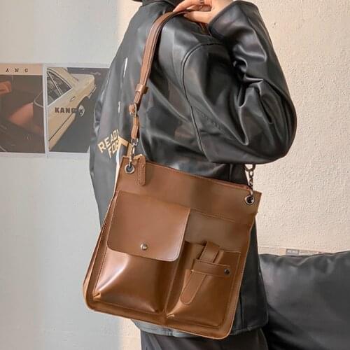 Tidog Crazy horse skin retro casual postman foreskin oblique shoulder bag