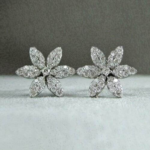 YH-ZL Luxury Female Crystal White Zircon Stud Earrings Simple Color Flower Earrings Vintage Wedding Earrings For Women