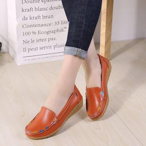 Summer shoes soft genuine leather flat shoes woman flats loafers 2021 new fashion comfortable mother women Casual shoes women