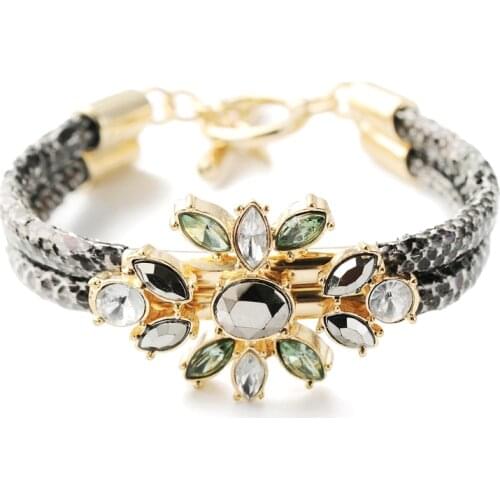 New Japan and South Korea Sweet Wild PU Leather Luxury Flowers Cuff Bracelet Femme