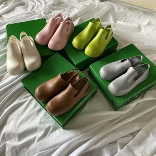 2021 new women summer sandals flat simple Baotou rain boots jelly candy color plastic wild beach rain ms boots