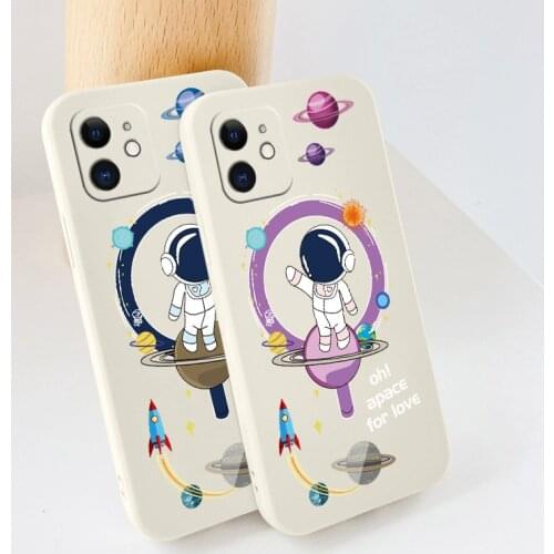 Globe Astronaut Phone Case For iPhone 12 Pro Max Mini 11 Pro Max X XR XS MAX SE2020 8 8Plus 7 7Plus 6 6S Plus Silicone Cover