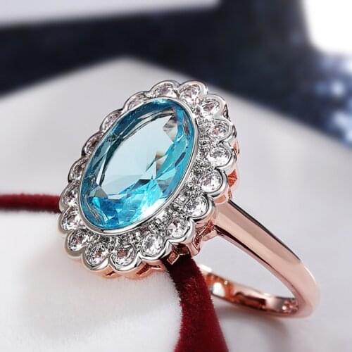 Huitan Romantic Sunflower Design Women Rings Inlaid Shiny CZ Stone Elegant Female Wedding Engage Party Ring High Quality Jewelry
