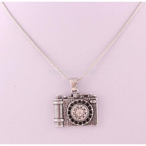 1pcs Antique silver plated zinc studded with sparkling crystals Camera Crystal Travel Pendant with snake chain necklace