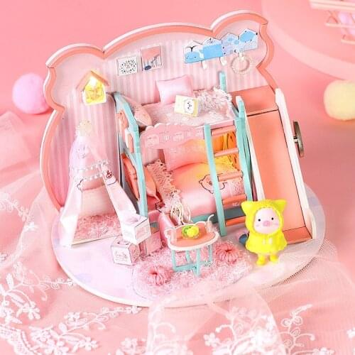 Doll House for Girls Cute Piglet Cottage Lol Doll house Furniture Manual Kids Diy Craft Sets Happy Family Toys Casa De Boneca