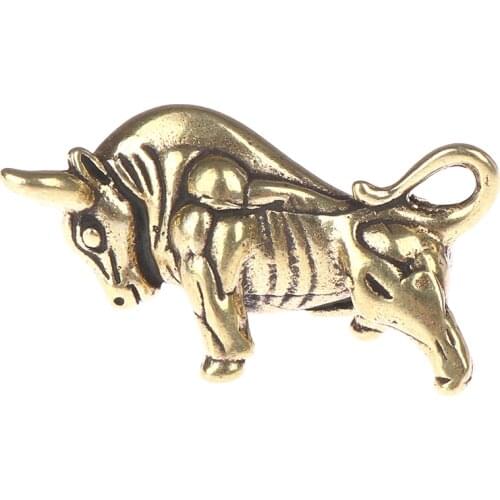 Mini Portable Retro Brass Wall Street Bull Statue Sculpture Hand Toy Gift Keychain Ornament Home Office Desk Decorative Ornament