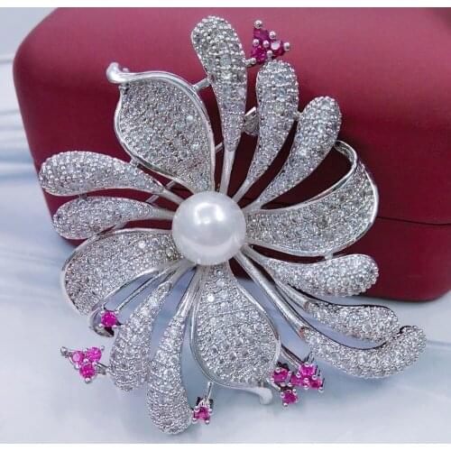 Vintage Style Brooch Jewelry with Clear Austria CZ Crystal and Imitation Pearl Big Flower Brooch for Women Wedding Accessories