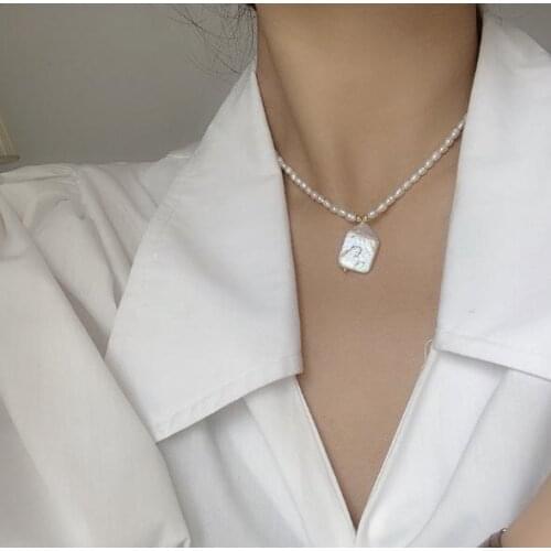 New Style Favorite Natural Freshwater Pearl Choker Necklace Handmade Baroque Pearls Moon Pendant Necklace Mothers Day Lady Gift