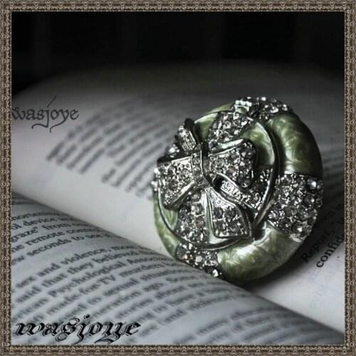 Top Grade 5*5*3 cm Personalized Ring Box Butterfly Knot Type Wedding Gift Zinc-alloy Metal Jewelry Holder Case