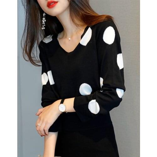 High-quality spring and autumn women knitted sweater 2021 new V-neck big wave point fashion hundred long-sleeved sweater girl