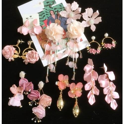 Handmade Metal Crystal Piece Earrings Exaggerate PINK PETAL Tassel Pendant Earrings 2021 Fashion Wedding Ladys Bold Jewelry