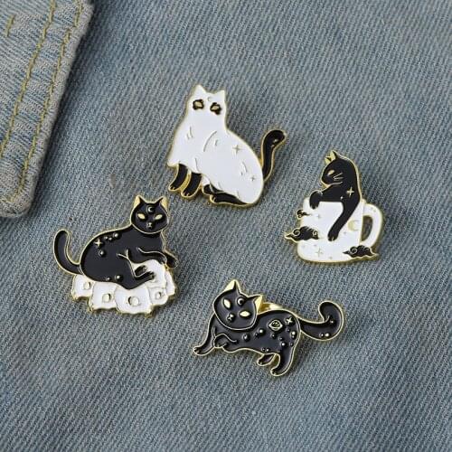 Witch Cat Enamel Pin Moon Star Skull Brooches Cartoon Punk Gothic Backpacks Lapel Pins Badge Jewelry Gifts for Friends Wholesale