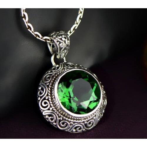S925 Silver Jewelry Carved Nepalese Style Antique Thai Silver Pendant Diopside Pendant Fashion Lady Pendant