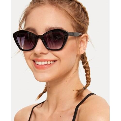 Fashion Cat eye Sunglasses Vintage Female Glasses For Women Gafas De Sol UV400 Plastic Frame Clear Shade Fashion Driving New