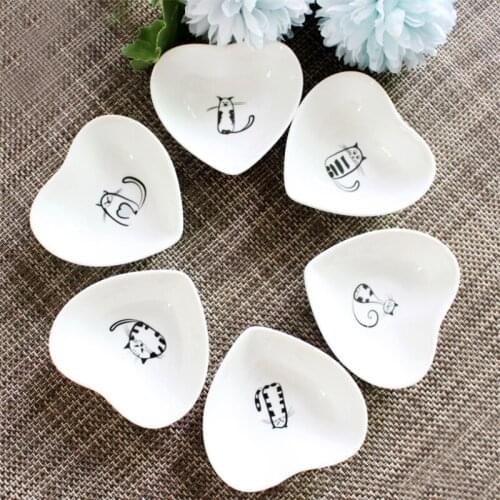6Ppcs/Set White Porcelain Cute Cat Mini Heart Shaped Salad Plate Ceramic Small Soy Sauce Vinegar Dish Kitchen Tableware Gifts