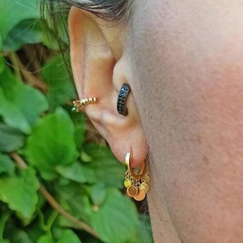 Wholesale Gold Color Plated No Stone Simple Round Dots Charm Huggies 2021 Fashion Women Mini Hoop Multi Piercing Earrings