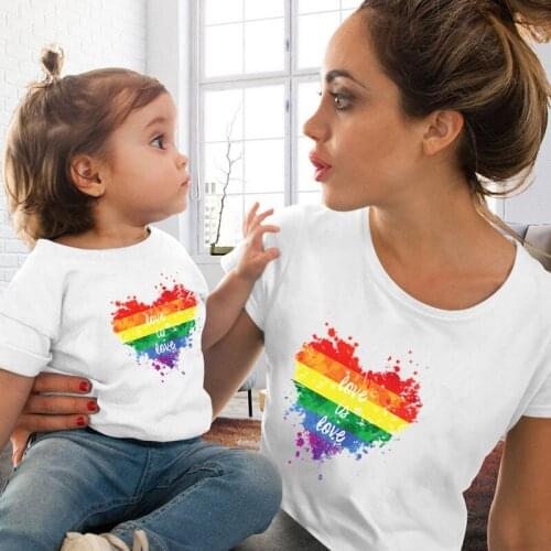 Love Is Love Heart Print T-shirt Tops For Mommy and Me Fashion Family Look Mother and Daughter Family Matching Clothes