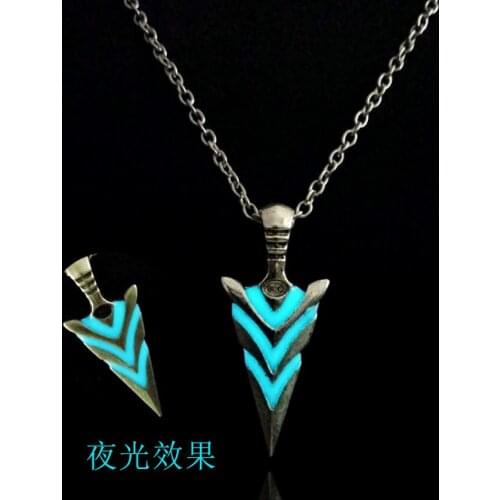 European And American New Fashion Retro Luminous Arrow Pendant For Both Men and Women Fluorescent Necklace