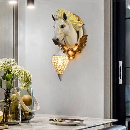 Modern LED Horse Resin Wall Lamp for Bedroom Creative Wall Decor Art Dining Room Holiday Home Wall Sconce Lamp Lighting Fixtures