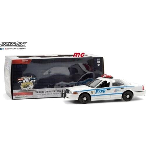 GreenLight 1: 24 2Hot Pursuit 1 2011 Ford Crown Vic Police NYPD New York police car collectors alloy car model