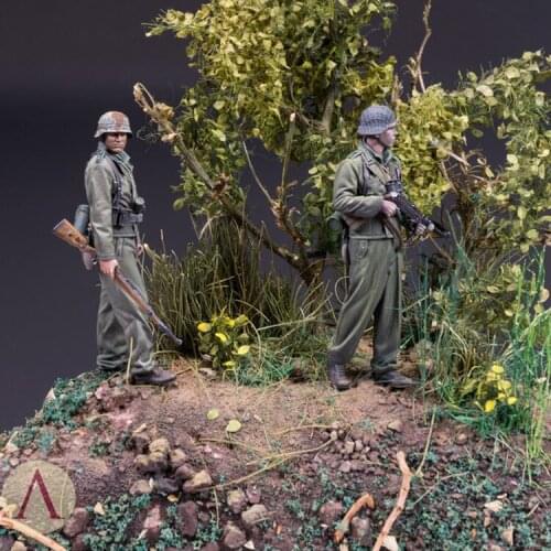 1/35 Scale Unpainted Resin Figure Patrolling, soldiers
