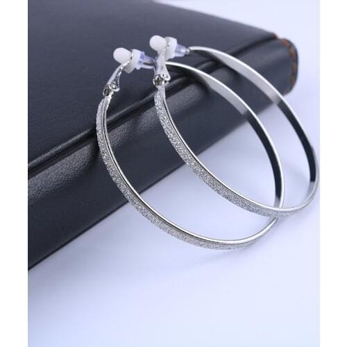 Fashion Circle Hoop Gold Silver Glitter Design Clip on Earrings for Women with Cushion Pad No Pierced Jewelry