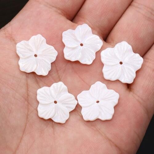 Wholesale 10pcs Natural White Mother Shell Beads Charms Flower Shell Loose Beads for Making Jewelry Necklace Accessories