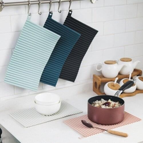 Hot proof and heat insulation drain mat for kitchen