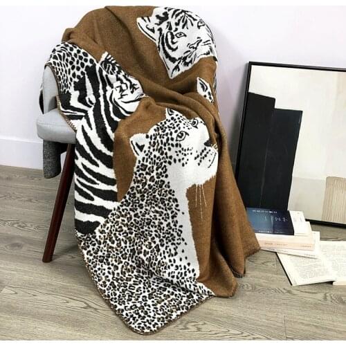 Leopard Pattern Knitted Jacquard Throw Blanket Soft Warm Acrylic Blanket Sofa Blanket Decorative Bedspread Blankets for Beds