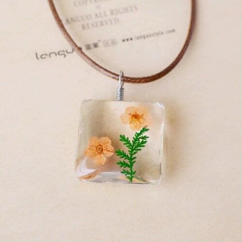 LUBOV Transparent Resin Dried Flower Daffodil Necklace Handmade Square Resin Pendant Leather Rope Necklace Women Gift Jewelry