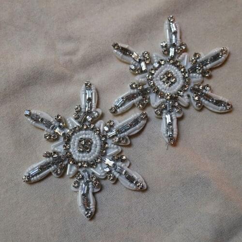 2pc/lot Snowflake Rhinestone appliques for clothing Sew on Beaded flower patches for clothes DIY sequins Parche appliques