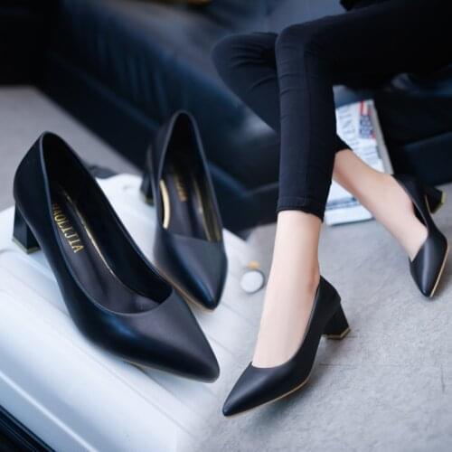 Korean pointed professional womens shoes comfort work shoes thick with shallow mouth high heels elegant sexy black single shoes