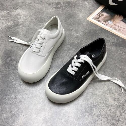 Female 2021 spring and autumn new Hong Kong style simple and versatile flat-bottomed casual shoes comfortable leather
