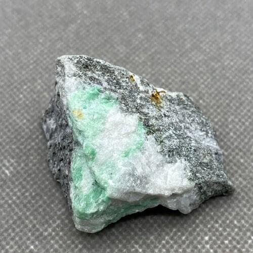 Natural verde esmeralda mineral gema-grau cristal espécimes pedras e cristais de quartzo cristais de china