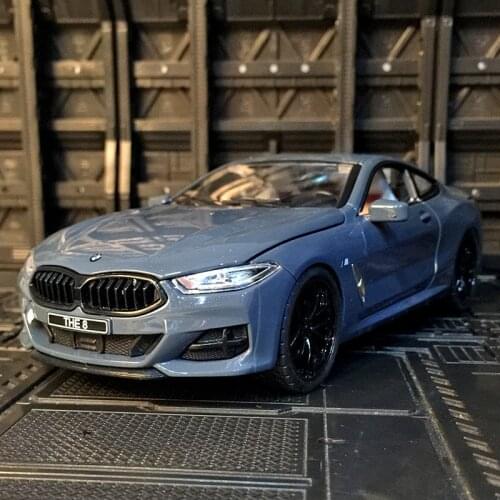 1:24 BMW M8 Alloy Car Model Diecasts & Toy Vehicles Metal Toy Car Model Collection Sound and Light Simulation Childrens Toy Gift