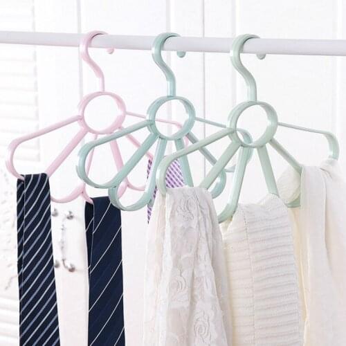 Petal Shape Creative Hangers Scarf Belt Tie Scarf Rack Plastic Hanger Drying Racks Display Holder Closet Organizer Clothes Hook