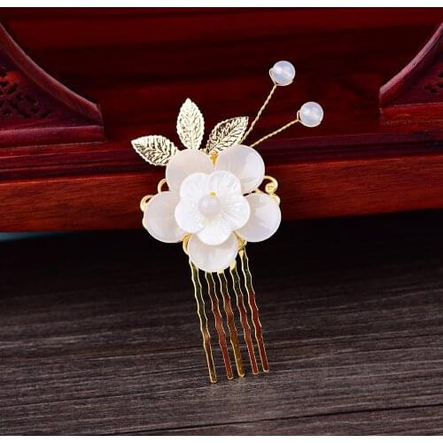 Small Fresh Elegant White Coloured Glaze Petal Hair Comb Smooth Comfortable Copper Alloy Hair Jewelry Female Fashion Headwear