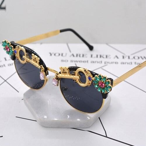 Crystal Rhinestone Baroque Sun glasses Women Brand Designer Summer Luxury Ladies Sunglasses for Summer Oculos De Sol Feminino