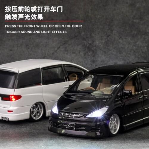 1:32 Car Model Toyotas Overlords Premium Commercial Vehicle Diecasts Toy Car Sound And Light Pull Back Wheel For Children Thomas