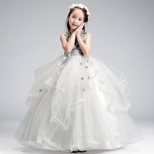 Lovely Gray Flower Girl Dresses 2019 O-Neck Ball Gown Appliques Long Little Pageant Gowns Girls First Communion Gowns Cheap