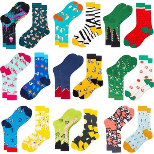 DOIAESKV 2Pairs/lot(4pcs) Mens Funny Socks Skateboard Couple Socks Fruit Animal Anchor Pattern Fashion Happy Socks Novelty