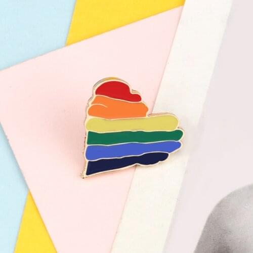 Fashion Rainbow Brooches Cartoon Pride GLBT Love Heart Enamel Pins Bag Clothes Lapel Pin Lesbian Gay Badges Jewelry Friend Gifts