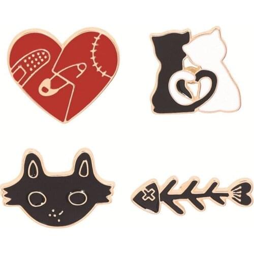 Cute Cat Kitten Brooch Enamel Pin Badge Black White Heart Pin Lover Couple Gift Jewellery