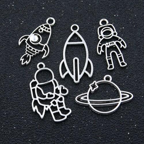 20Pcs 5 Styles Charms Hollow Astronaut Rocket Alien Planet Pendants For DIY Handmade Necklace Bracelet Jewelry Material