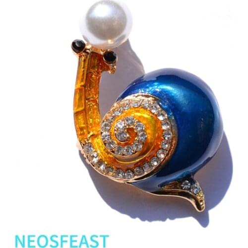 Elegant Rhinestone Snail Brooch Multi Color Women Enameled Pin Ladies Animal Corsage Party Gifts Fashion Jewelry Coat Garments